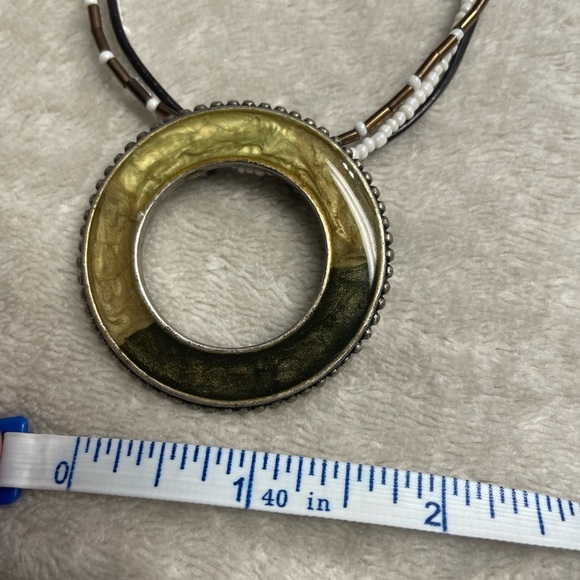 KC Kenneth Cole triple strand choker necklace with resin pendant - Picture 6 of 7